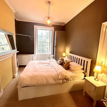 Modern, Stylish Apartment In Central Бат Екстер'єр фото
